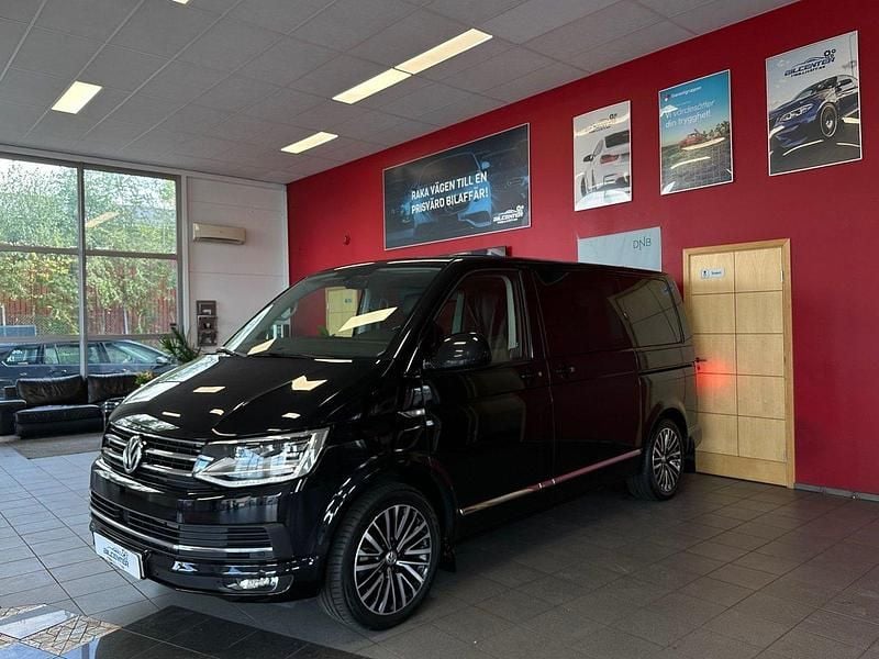 Svart Begagnad 2017 VW Multivan Minibuss | 389 500 kr (Bra pris) - Bild 1/4