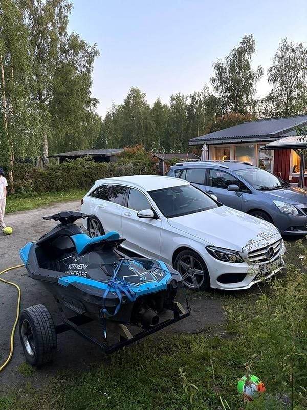 Begagnad 2015 Mercedes C220 AMG line Kombi | 155 000 kr (Lite dyr) - Bild 1/4