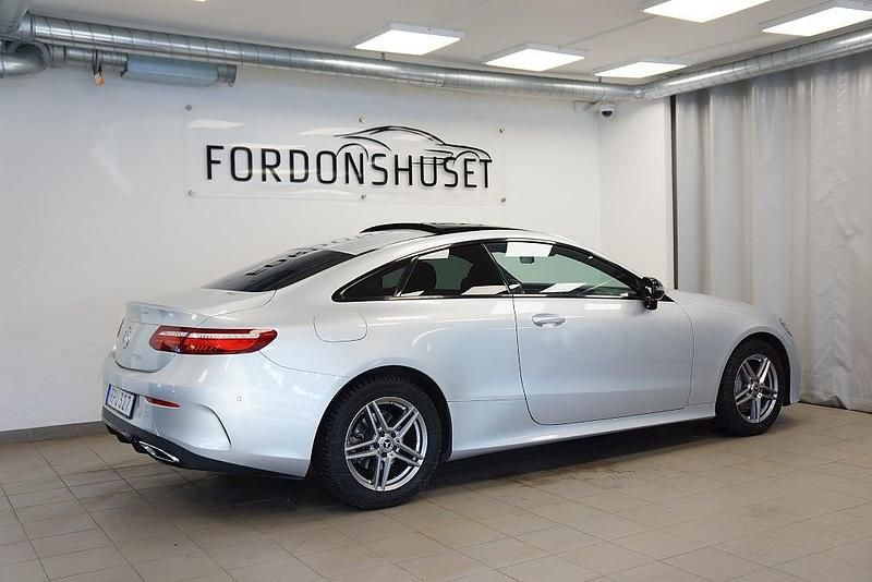 Begagnad Mercedes E220 AMG line 194 HK (142 kW) 2018 Silver Sportkupé