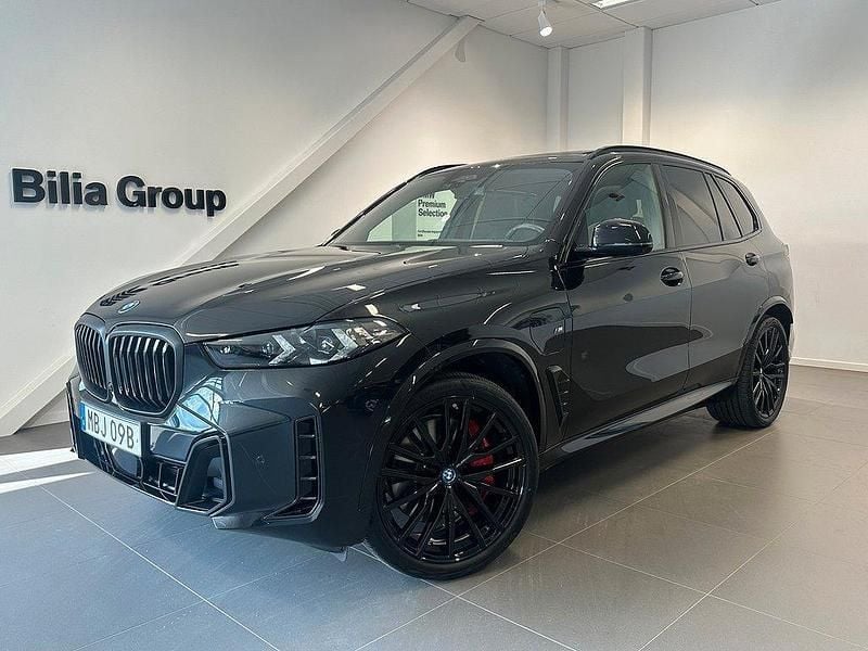 Svart Begagnad 2024 BMW X5 M Sport SUV | 1 059 000 kr - Bild 1/4