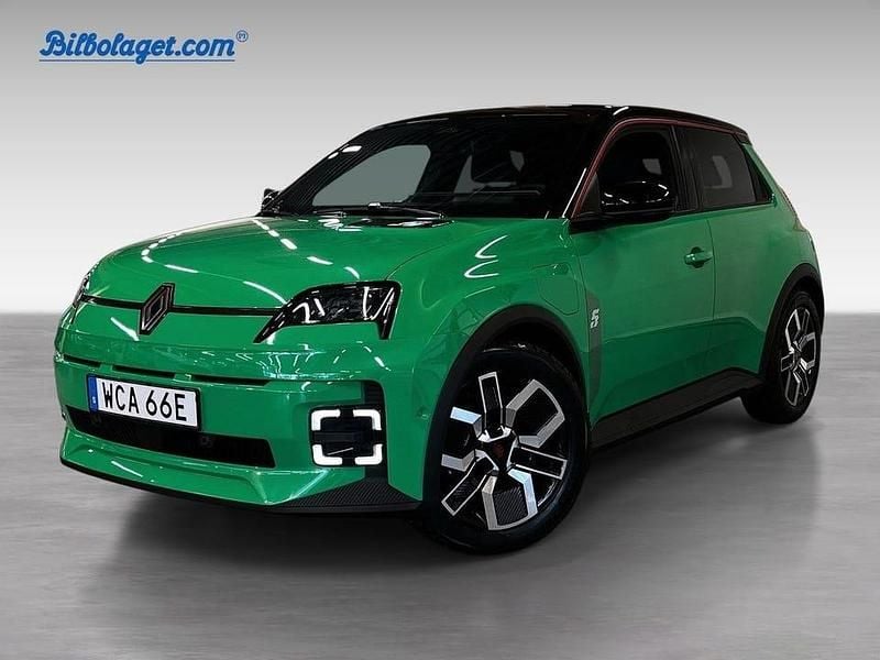Begagnad Renault 5 E-Tech Techno 111 kW (151 HK) 2025 Grön Halvkombi