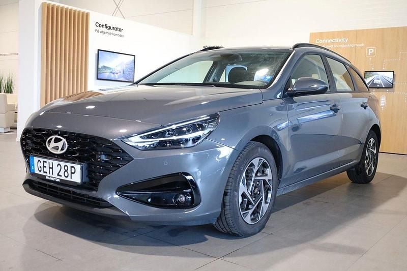 Grå Begagnad 2025 Hyundai i30 Essential Kombi | 259 900 kr (Marknadspris) - Bild 1/3