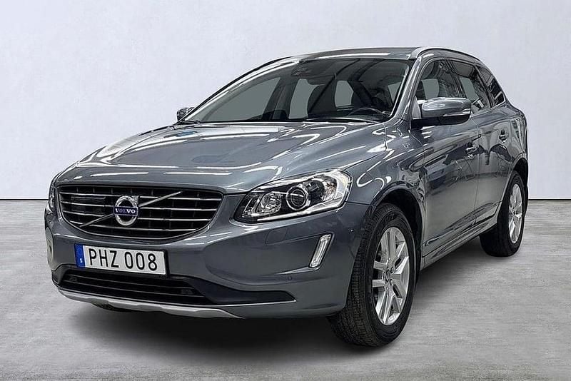 Grå Begagnad 2017 Volvo XC60 Momentum SUV | 219 900 kr (Superpris) - Bild 1/4