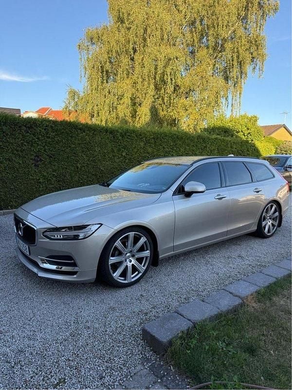 Brun Begagnad 2017 Volvo V90 Kombi | 183 000 kr (Marknadspris) - Bild 1/4