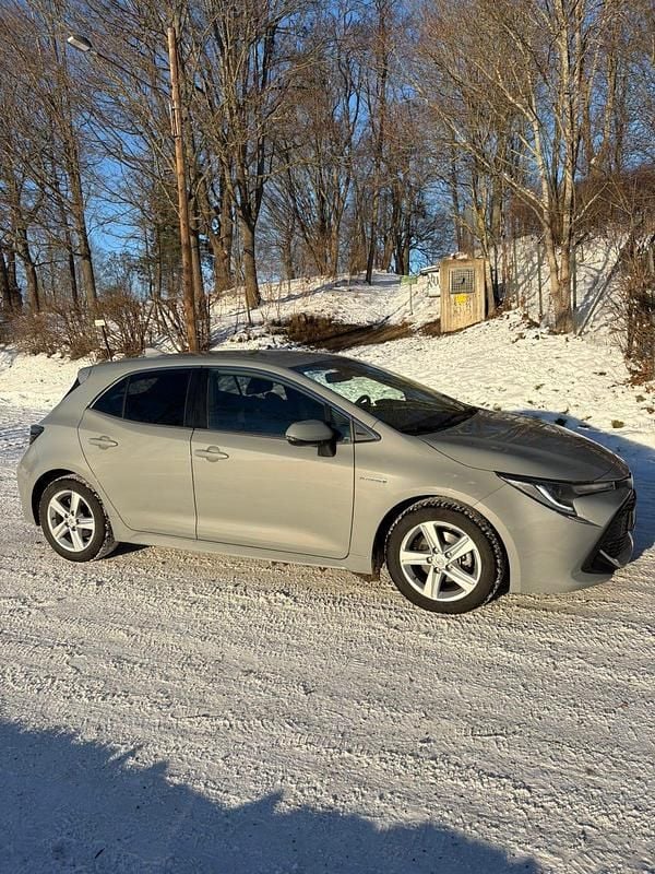 Begagnad Toyota Corolla Hybrid 122 HK (89 kW) 2020