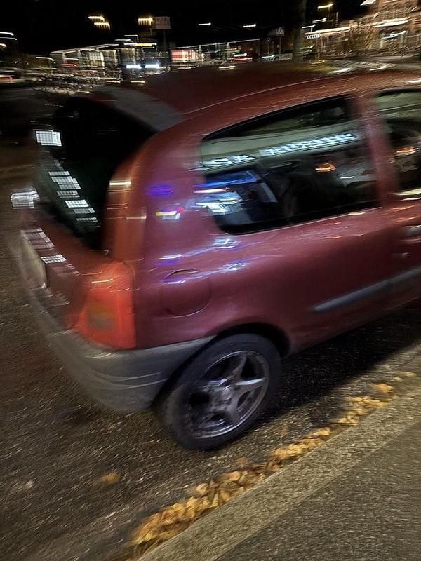 Begagnad 1999 Renault Clio II Halvkombi | 12 000 kr (Bra pris) - Bild 1/4