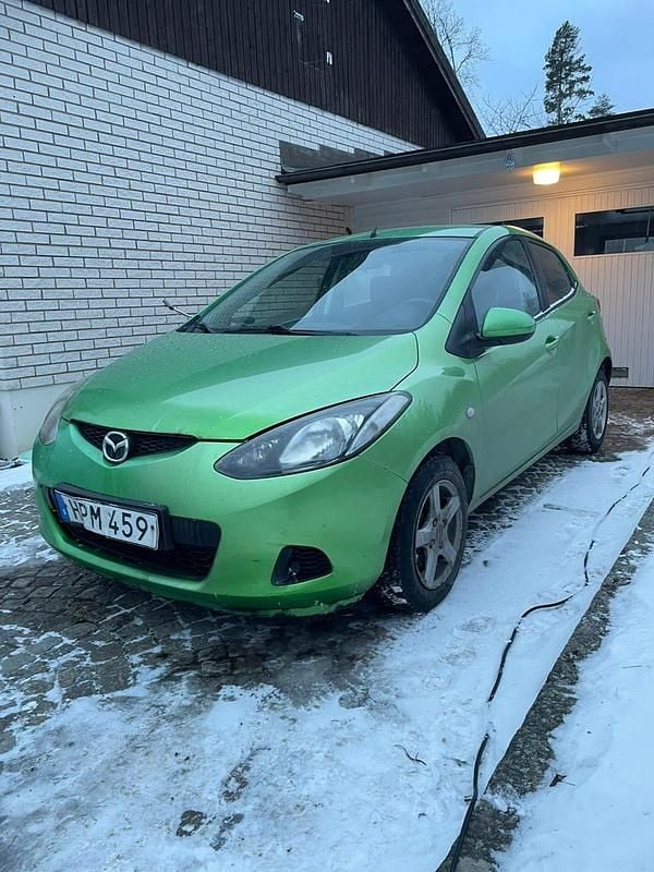 Begagnad 2008 Mazda 2 Halvkombi | 17 000 kr (Lite dyr) - Bild 1/4