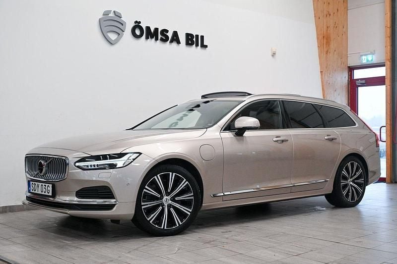 Ljusgrå (bright dusk) Begagnad 2022 Volvo V90 Ultimate Kombi | 479 800 kr (Superpris) - Bild 1/4