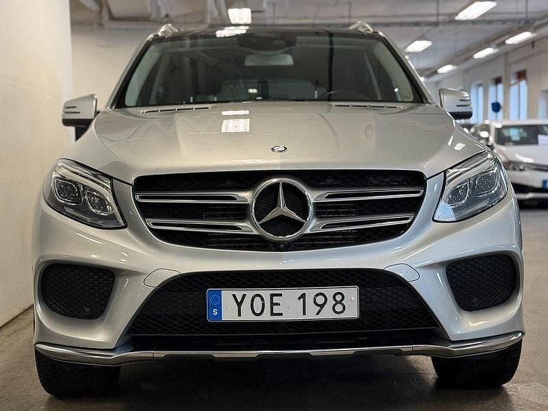 Begagnad Mercedes GLE250 AMG line 204 HK (150 kW) 2016 Silver SUV