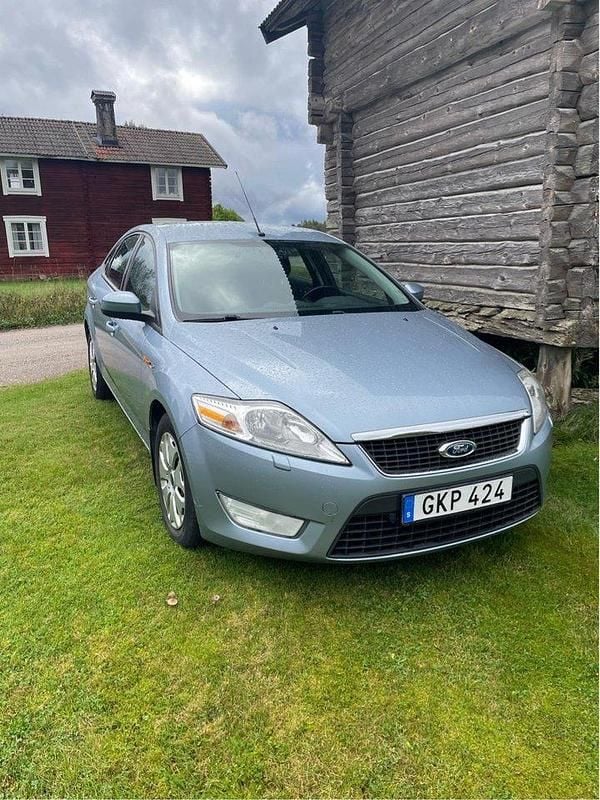 Blå Begagnad 2008 Ford Mondeo Trend Halvkombi | 25 000 kr (Bra pris) - Bild 1/4