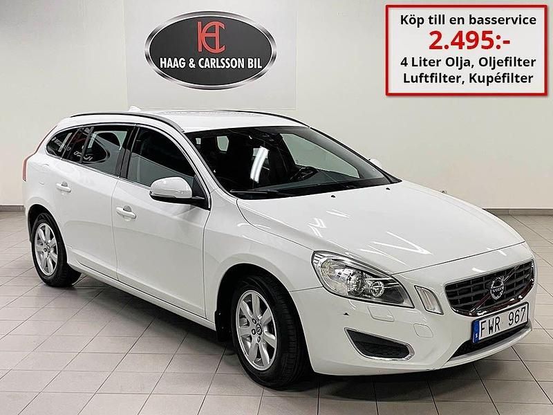 Vit Begagnad 2011 Volvo V60 Momentum Kombi | 129 000 kr (Marknadspris) - Bild 1/4