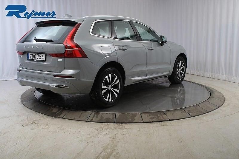 Begagnad Volvo XC60 Core 253 HK (186 kW) 2023 Vapour grey metallic SUV