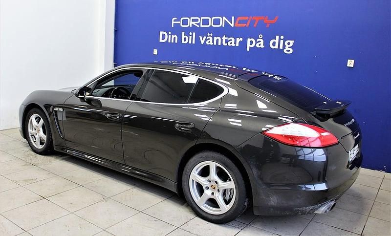 Begagnad Porsche Panamera Chrono 400 HK (294 kW) 2009 Grå Halvkombi