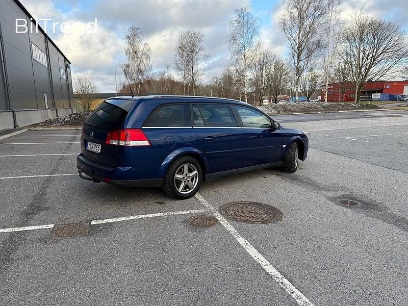 Begagnad Opel Vectra 140 HK (102 kW) 2008 Blå Kombi