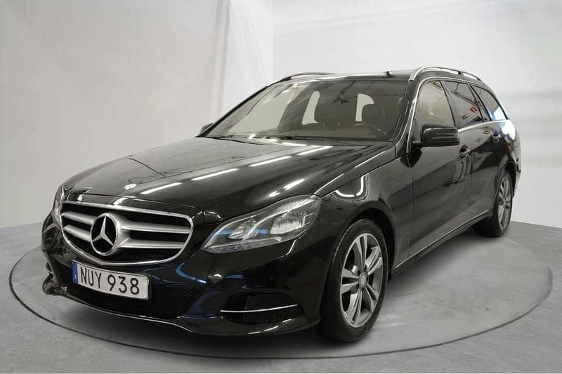 Svart Begagnad 2016 Mercedes E220 Avantgarde Kombi | 169 000 kr (Bra pris) - Bild 1/4