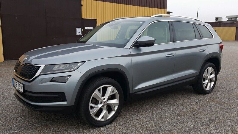 Grå Begagnad 2017 Skoda Kodiaq Business Line SUV | 249 000 kr (Marknadspris) - Bild 1/4