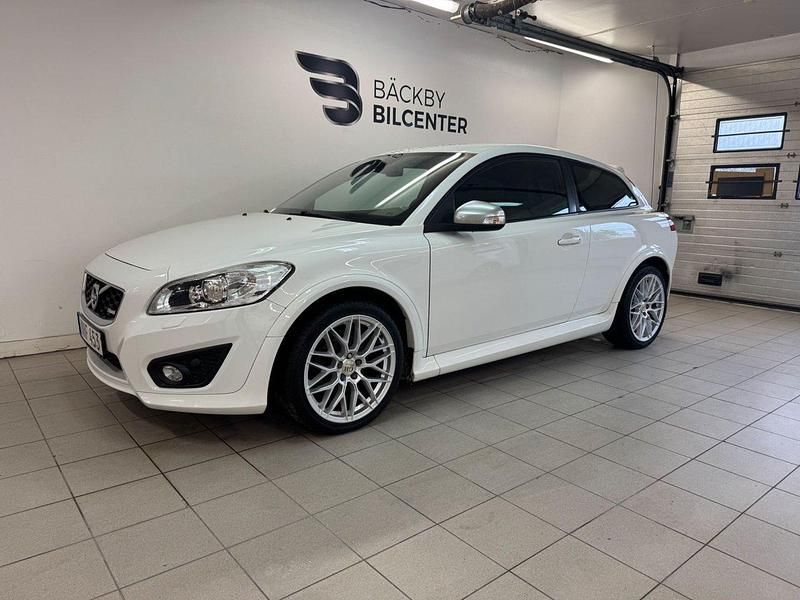 Vit Begagnad 2011 Volvo C30 R-Design Halvkombi | 98 000 kr (Dyr) - Bild 1/4