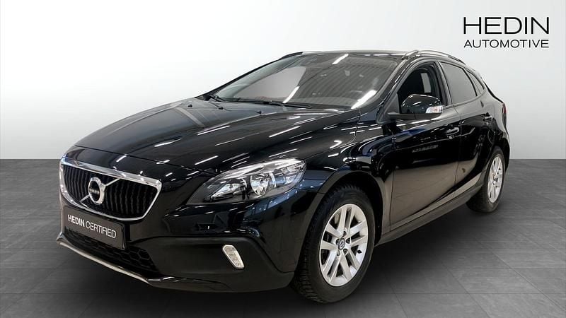 Begagnad Volvo V40 CC Kinetic 150 HK (110 kW) 2016 Svart Kombi