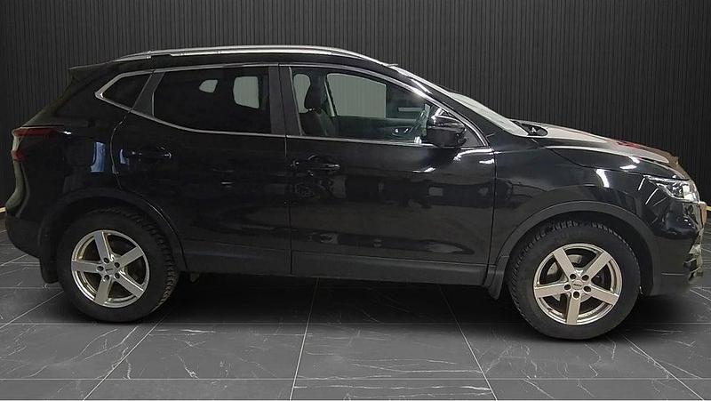 Begagnad Nissan Qashqai 116 HK (85 kW) 2017 Svart SUV