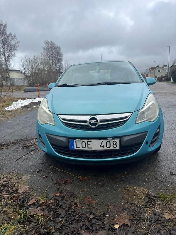 Begagnad 2011 Opel Corsa Halvkombi | 32 000 kr (Marknadspris) - Bild 1/4