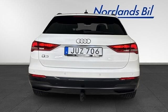 Begagnad Audi Q3 Advanced Plus 150 HK (110 kW) 2021 Ibisvit SUV