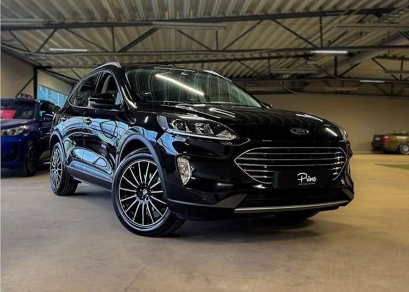 Svart Begagnad 2020 Ford Kuga SUV | 234 900 kr - Bild 1/4