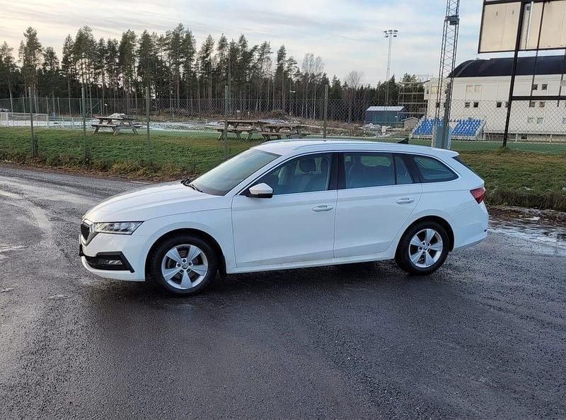 Begagnad 2021 Skoda Octavia Kombi | 199 999 kr (Bra pris) - Bild 1/4