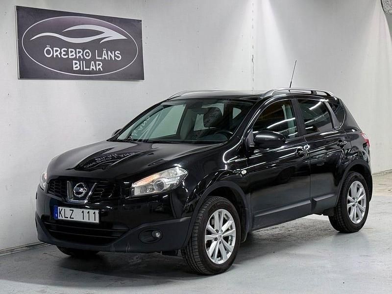 Svart Begagnad 2010 Nissan Qashqai SUV | 74 900 kr (Marknadspris) - Bild 1/4