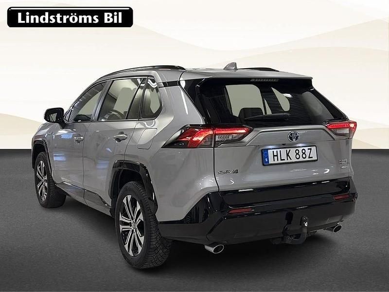 Begagnad Toyota RAV4 Active 310 HK (228 kW) 2021 Silver SUV