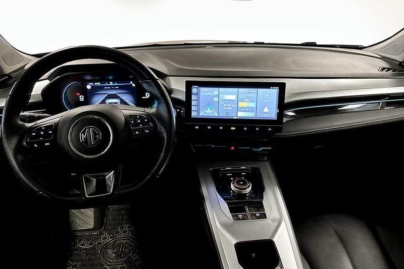 Begagnad MG MG5 EV Luxury 132 kW (180 HK) 2022 Röd Kombi