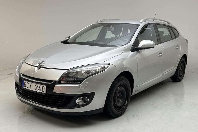 Silver Begagnad 2012 Renault Mégane III Kombi | 62 000 kr (Lite dyr) - Bild 1/4