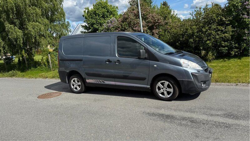 Grå Begagnad 2008 Citroën Jumpy Minibuss | 38 000 kr (Marknadspris) - Bild 1/4