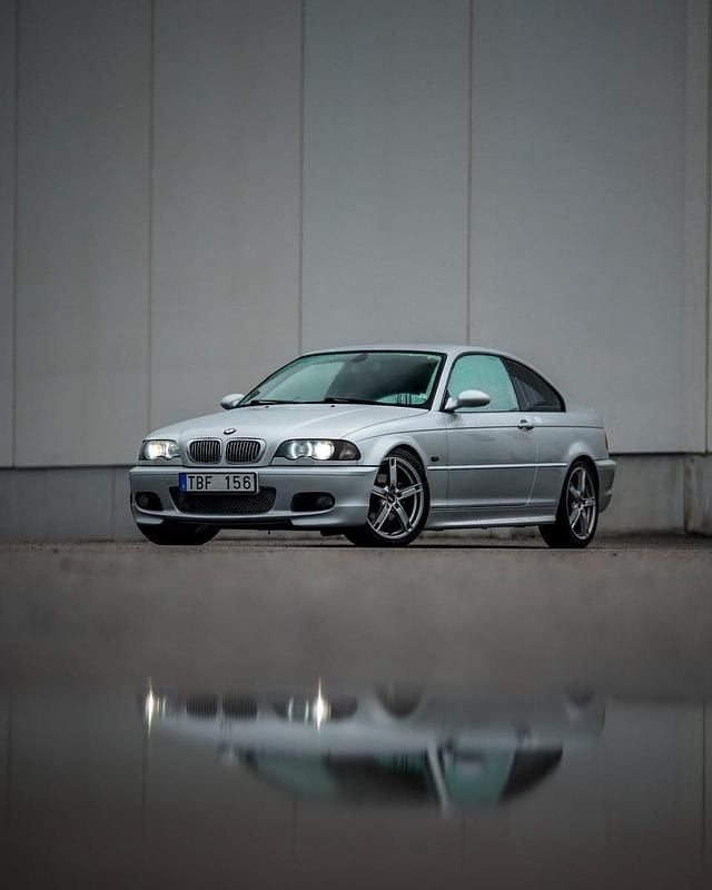 Begagnad BMW 325 192 HK (141 kW) 2003 Sportkupé