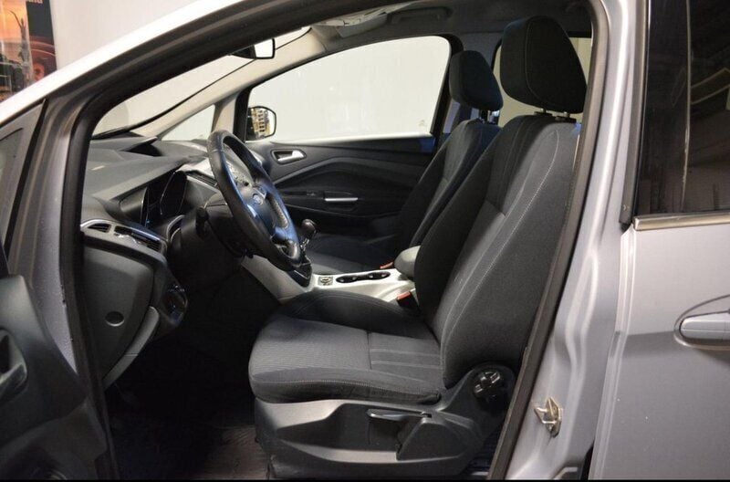 Grå Begagnad 2011 Ford Grand C-Max Titanium Minibuss | 42 900 kr (Superpris) - Bild 1/4