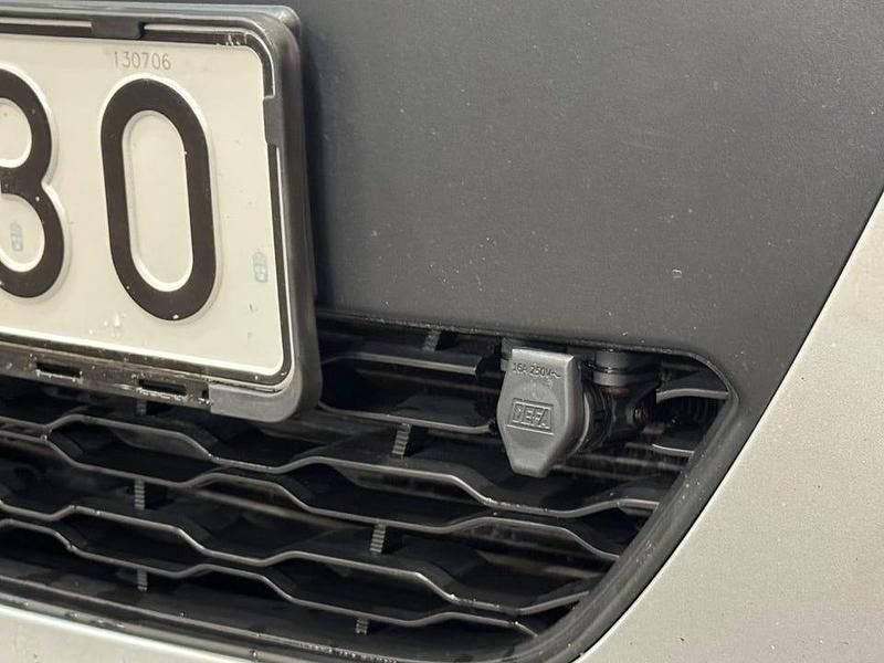 Begagnad Kia Rio 84 HK (61 kW) 2013 Grå Halvkombi