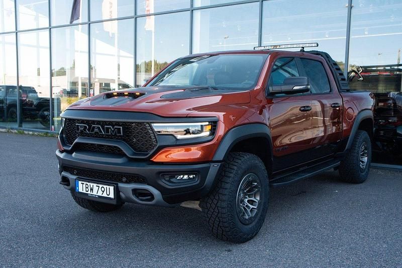 Orange Begagnad 2024 Dodge Ram Pickup | 1 495 000 kr (Dyr) - Bild 1/4