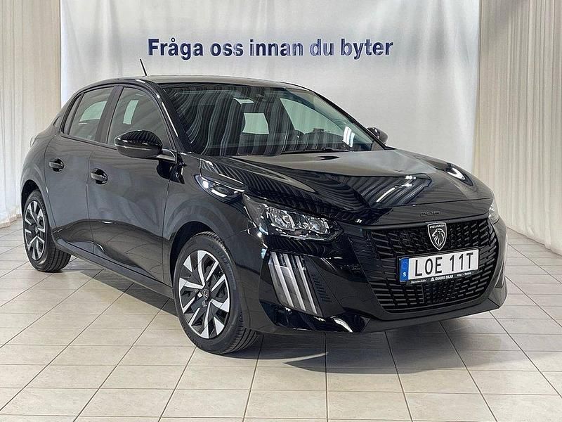 Svart Begagnad 2024 Peugeot 208 Halvkombi | 184 900 kr (Lite dyr) - Bild 1/4