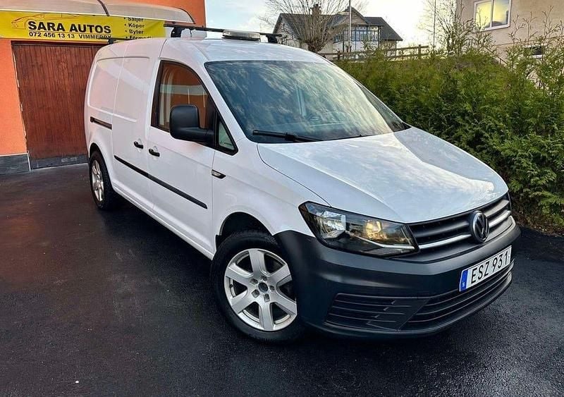 Vit Begagnad 2017 VW Caddy Maxi Minibuss | 123 900 kr (Marknadspris) - Bild 1/4