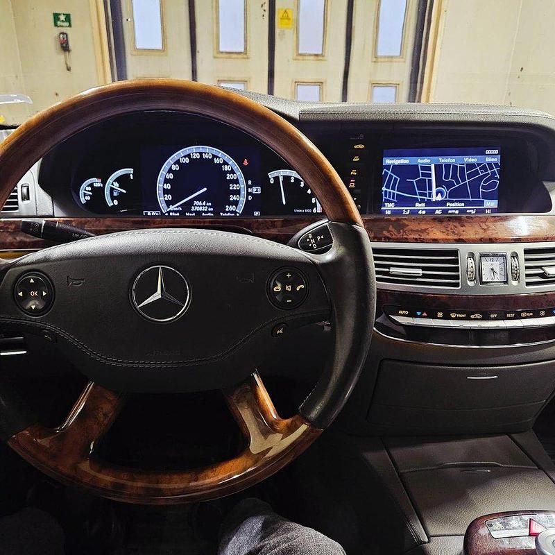 Begagnad Mercedes S320 235 HK (172 kW) 2008 Svart Sedan