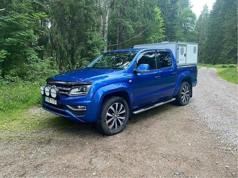 Blå Begagnad 2017 VW Amarok Pickup | 335 000 kr (Marknadspris) - Bild 1/4