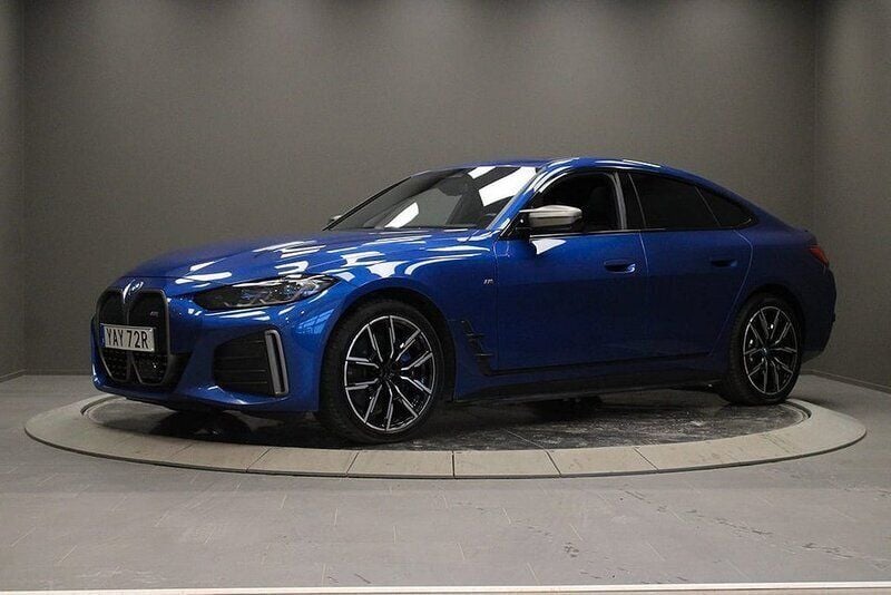 Blå Begagnad 2022 BMW i4 Sedan | 549 000 kr - Bild 1/4