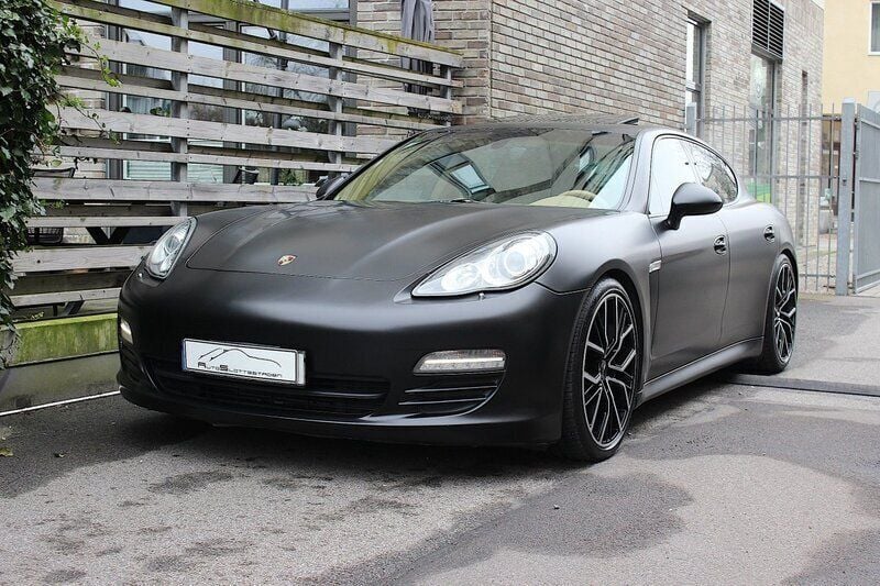 Svart Begagnad 2010 Porsche Panamera 4S Sport Sedan | 219 900 kr - Bild 1/4