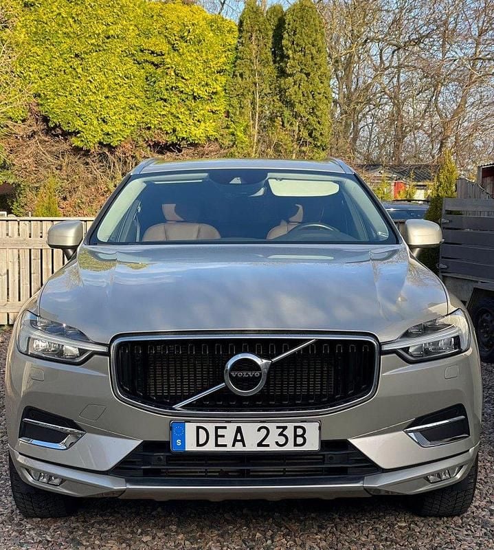 Brun Begagnad 2019 Volvo XC60 Momentum SUV | 295 000 kr (Superpris) - Bild 1/4