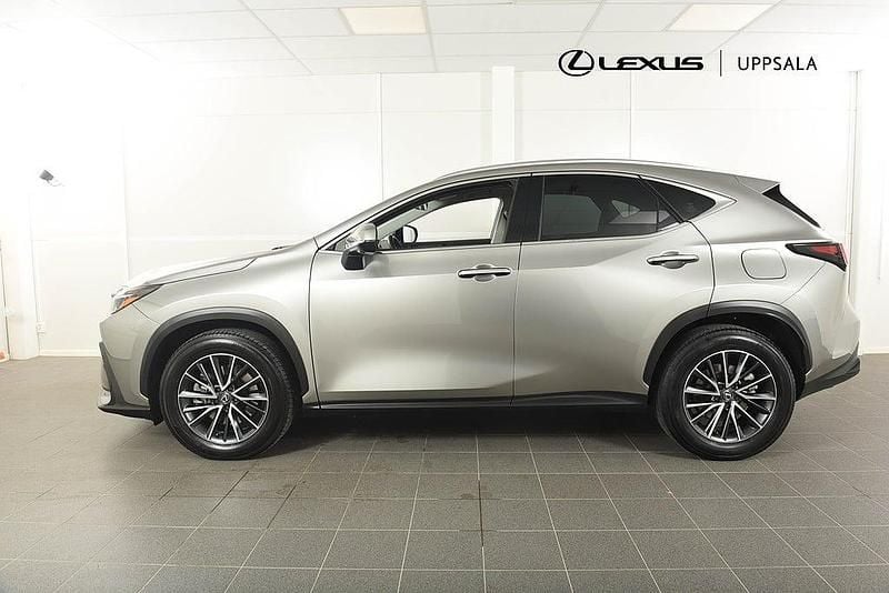 Begagnad Lexus NX450h+ Executive Line 306 HK (225 kW) 2023 Ljusgrå SUV