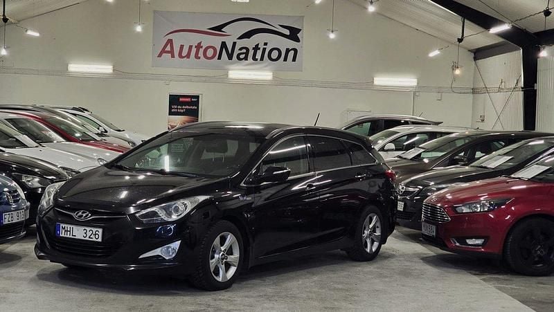 Svart Begagnad 2012 Hyundai i40 Kombi | 49 900 kr (Bra pris) - Bild 1/4