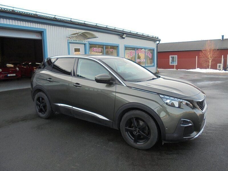 Grå Begagnad 2017 Peugeot 3008 Allure SUV | 180 000 kr (Lite dyr) - Bild 1/4