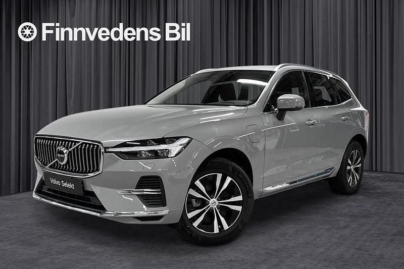 Grå Begagnad 2025 Volvo XC60 Core SUV | 519 000 kr (Bra pris) - Bild 1/4