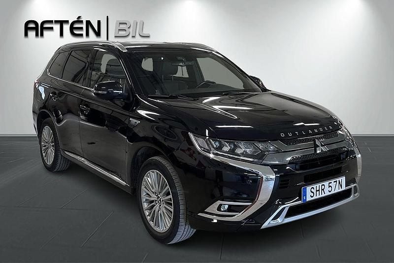 Begagnad Mitsubishi Outlander 224 HK (164 kW) 2020 Svart SUV
