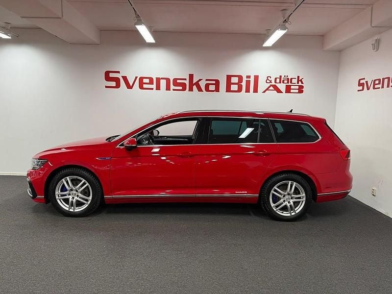 Begagnad VW Passat GTE 218 HK (160 kW) 2020 Röd Kombi