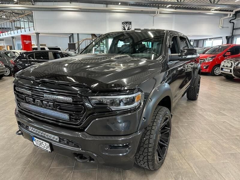 Begagnad Dodge Ram Limited 2023 Svart Pickup
